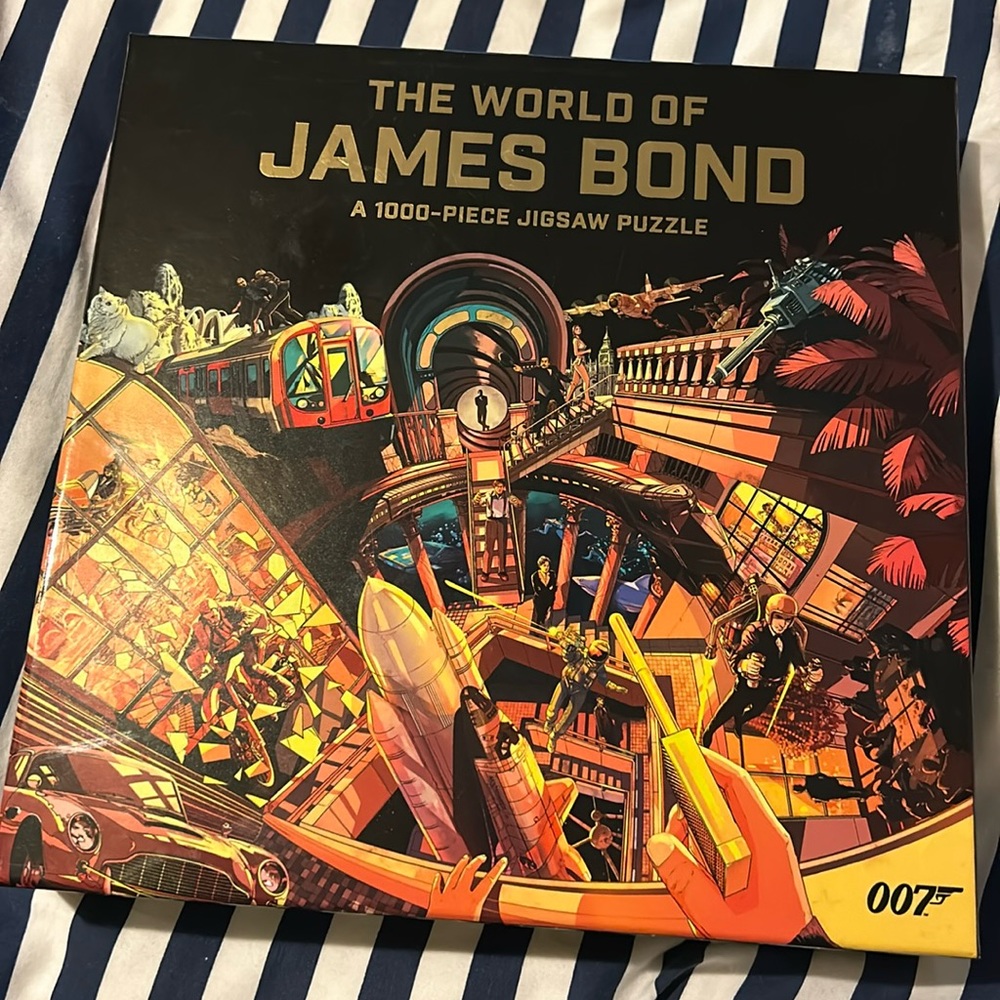 The World of James Bond 1000 piece jigsaw puzzle